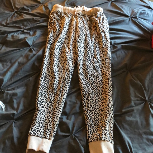 Brickyard buffalo Cheetah Joggers Lounge Set - Picture 2 of 7